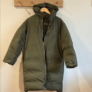 Everlane Re-Down Puffer coat